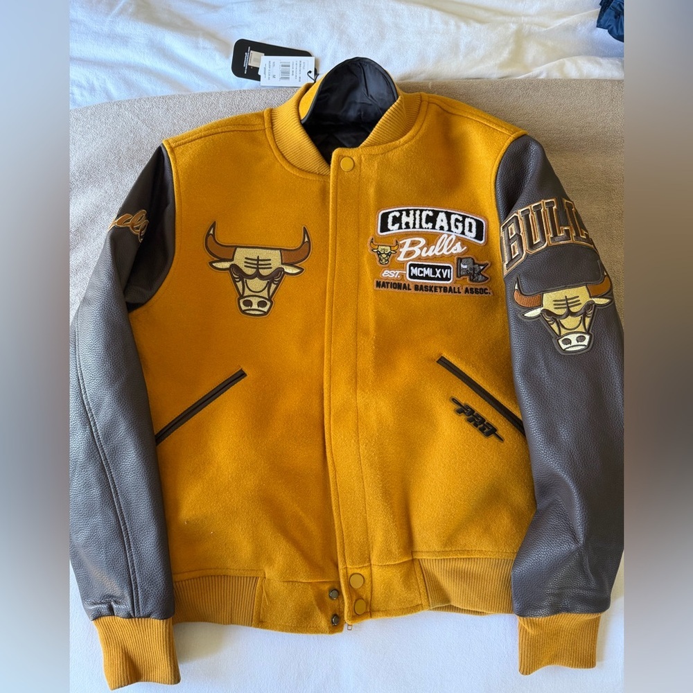Pro Standard NBA Chicago Bulls Wool Varsity Brown Heavy Jacket- BNWT